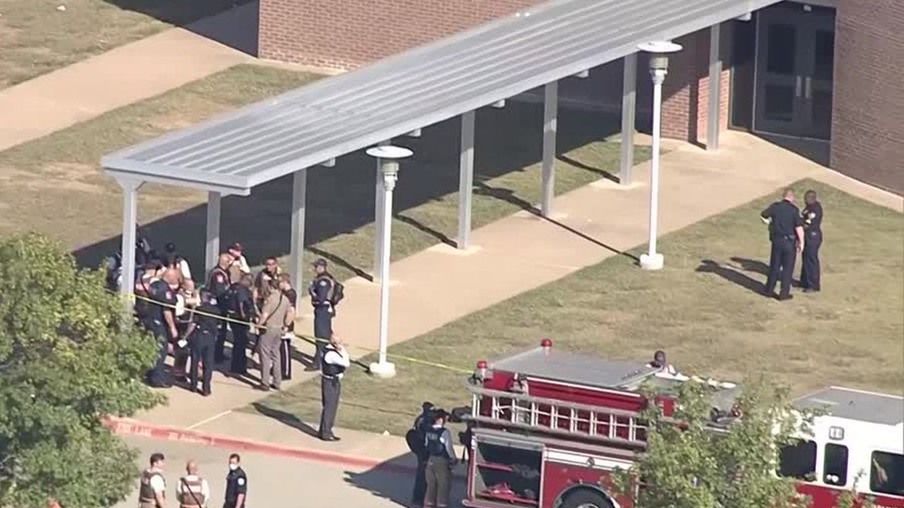 Ataque a tiros em escola do Texas deixa 4 feridos, diz polícia