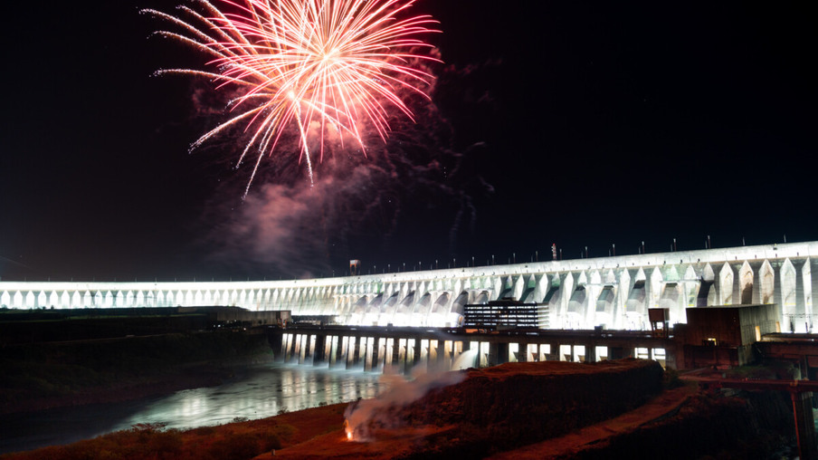 No Dia Mundial do Turismo, Itaipu anuncia volta da iluminação da barragem