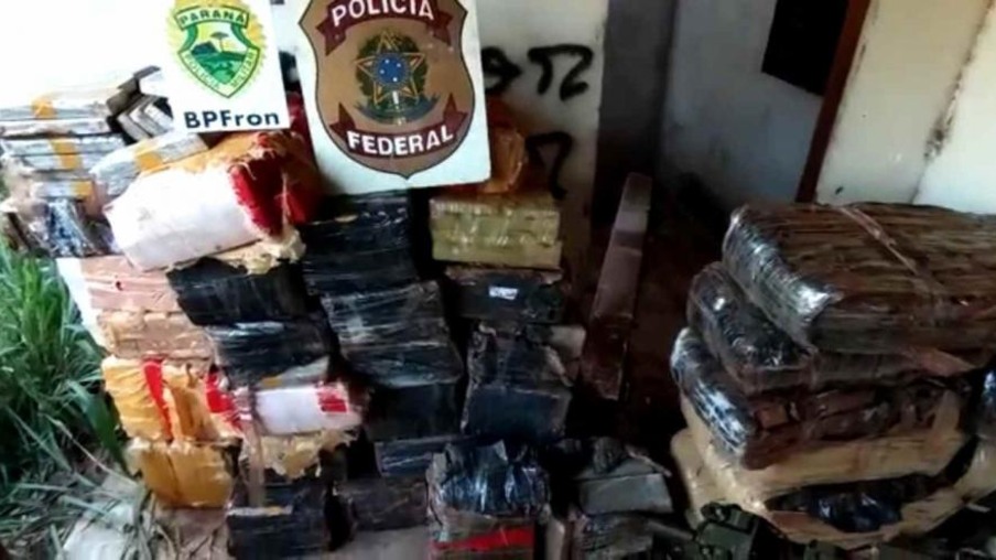 BPFRON e Polícia Federal apreendem 802 kg de maconha em Guaíra