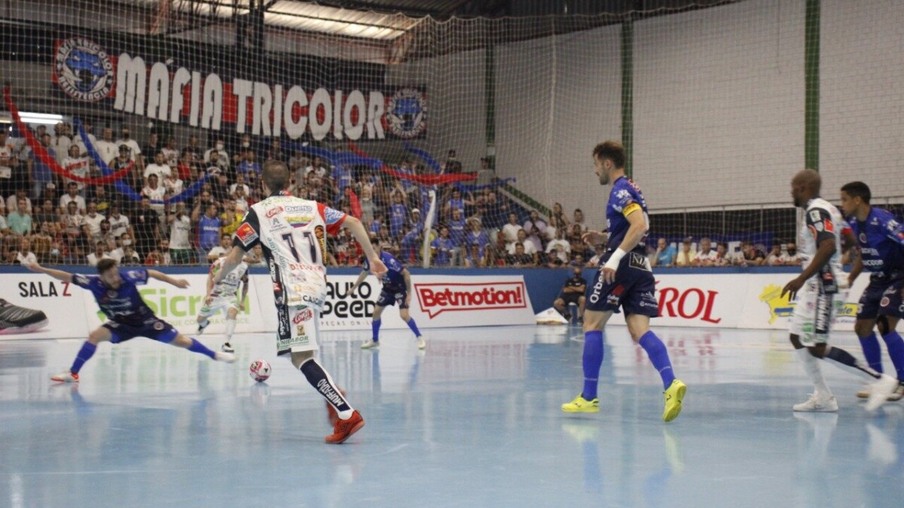 Cascavel Futsal vence com goleada e está na semifinal da Liga Nacional