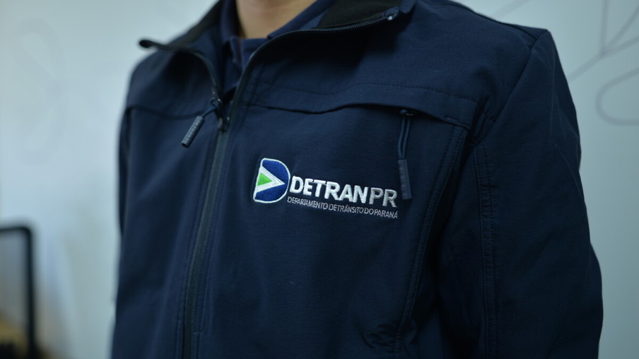 Para trazer padronização e segurança, Detran-PR disponibiliza uniforme para seus colaboradores  - Curitiba, 30/11/2021