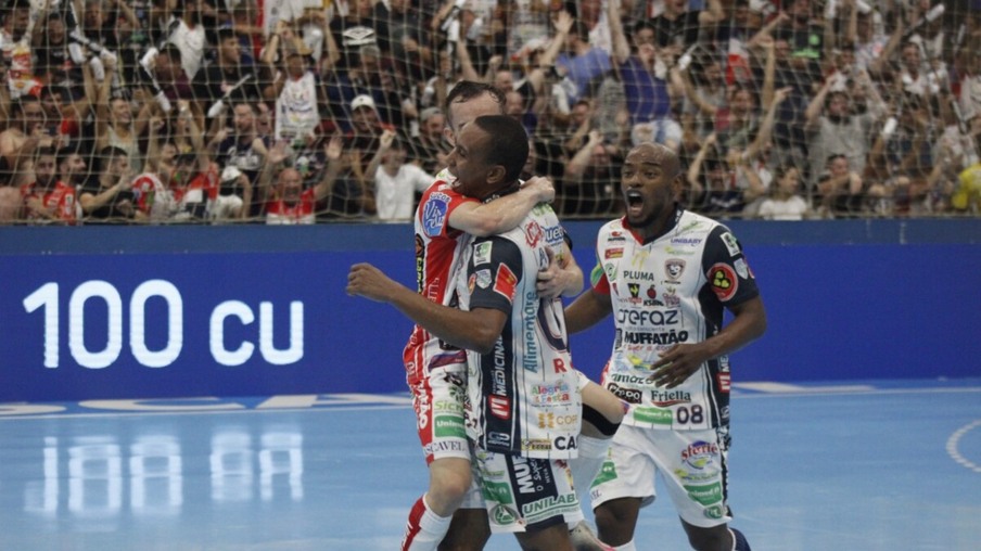 Cascavel goleia o Magnus e é campeão da Liga Nacional de Futsal