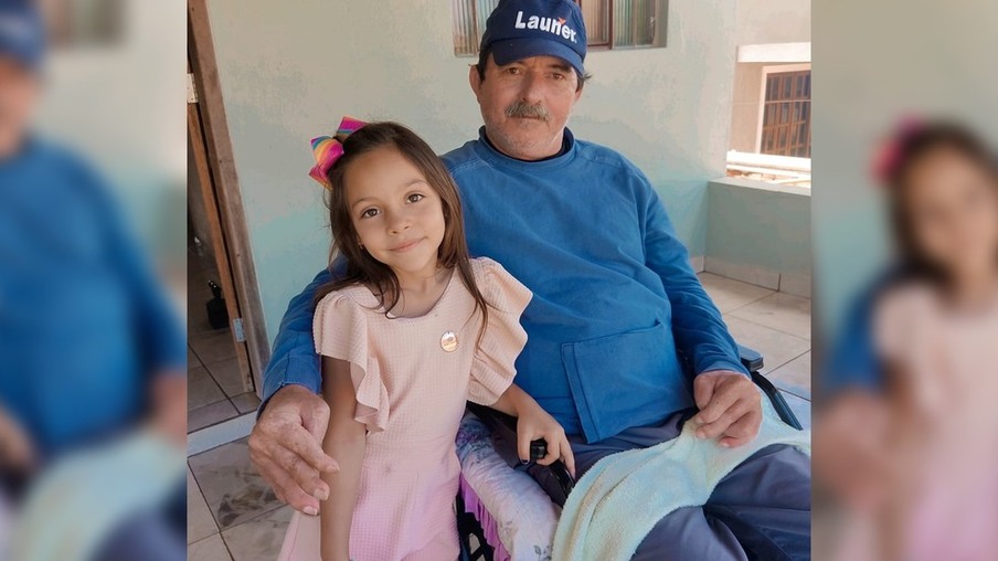Menina de 6 anos pede cadeira de rodas para vizinho em cartinha de Natal: 'Que ele possa passear e me visitar'