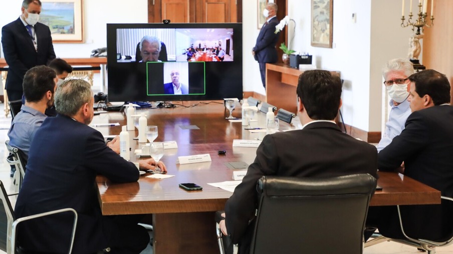 Governador Carlos Massa Ratinho JUnior durante reunião no gabinete - Curitiba, 31/01/2022