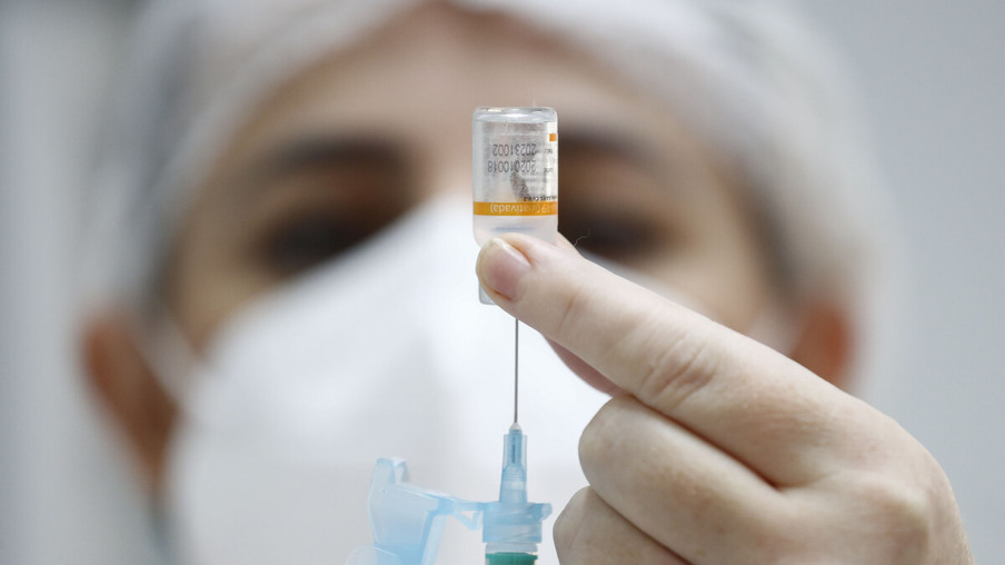Risco de morrer de Covid-19 é até 20 vezes maior entre os não vacinados, diz Secretaria de Saúde do Paraná