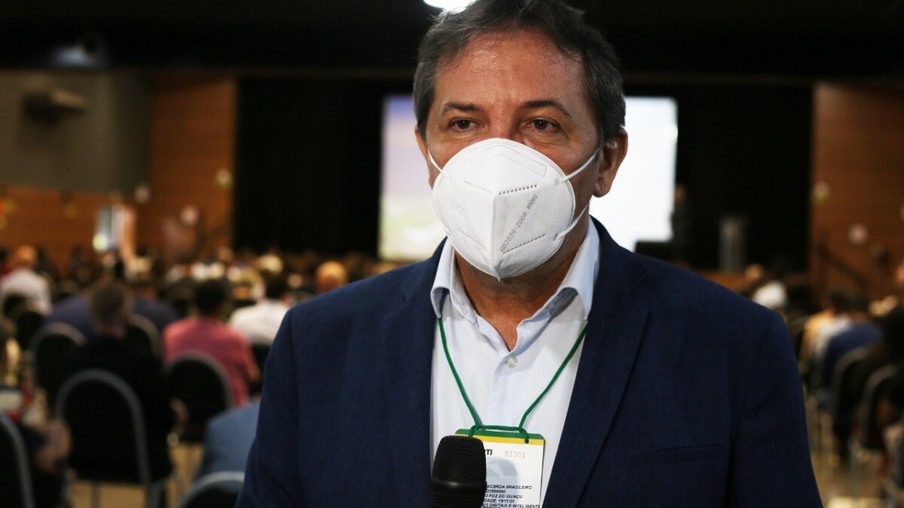 Brasileiro interrompe pesquisa de preço para novo contrato