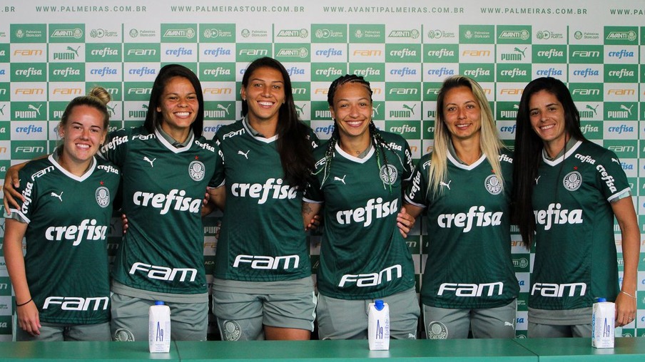 Com Andressinha e Bia Zaneratto, Palmeiras apresenta elenco feminino