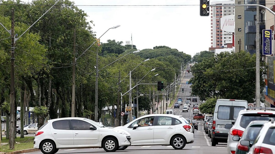 “Onda Verde”: licitação promete sincronizar semáforos outra vez