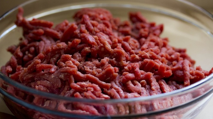 Quilo da carne moída em Curitiba sobe 35% em um ano, aponta pesquisa