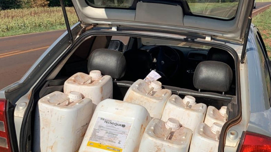BPRv apreende carro carregado com 300 litros de herbicida no Oeste do estado - Curitiba, 20/02/2022