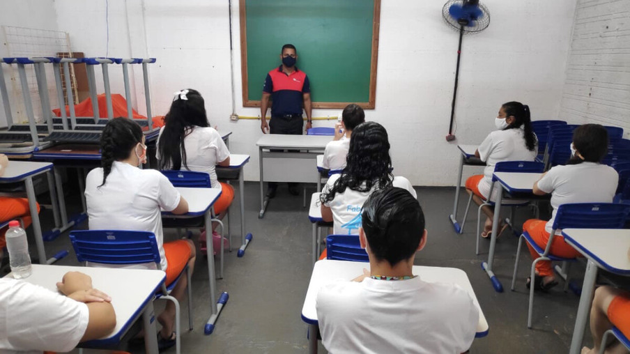 Penitenciária Feminina de Foz do Iguaçu viabiliza projetos para cursos de graduação e trabalho às presas da unidade - Curitiba, 01/02/2022