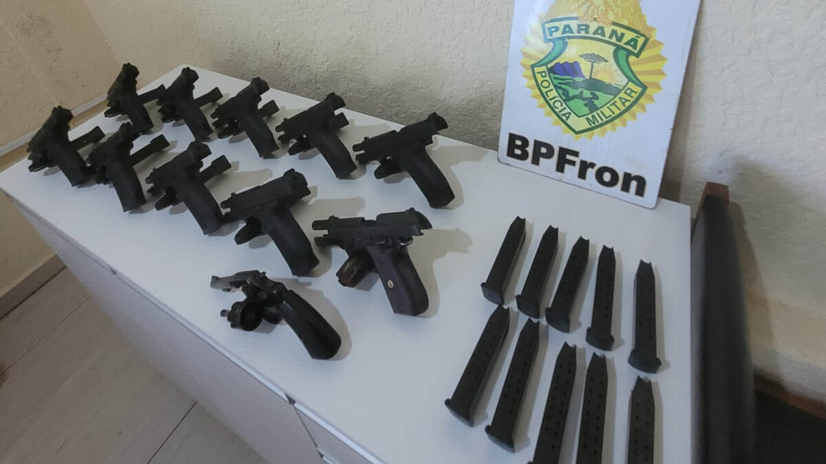 Arsenal de pistolas com destino a Minas Gerais é apreendido durante abordagem do BPFRON em Matelândia - 18/02/2022