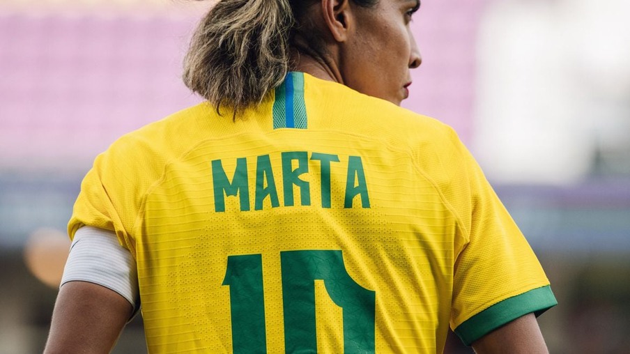 Marta é cortada da seleção após sofrer lesão no joelho esquerdo