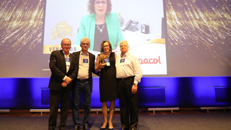 Copacol recebe Prêmio de Liderança Feminina no Cooperativismo
