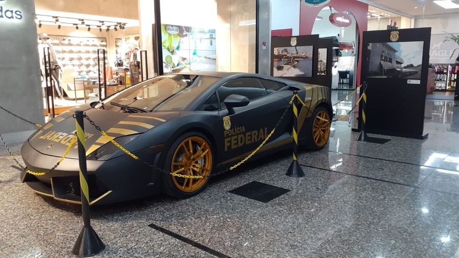 PF detalha ações contra Crime organizado com  exposição de Lamborghini