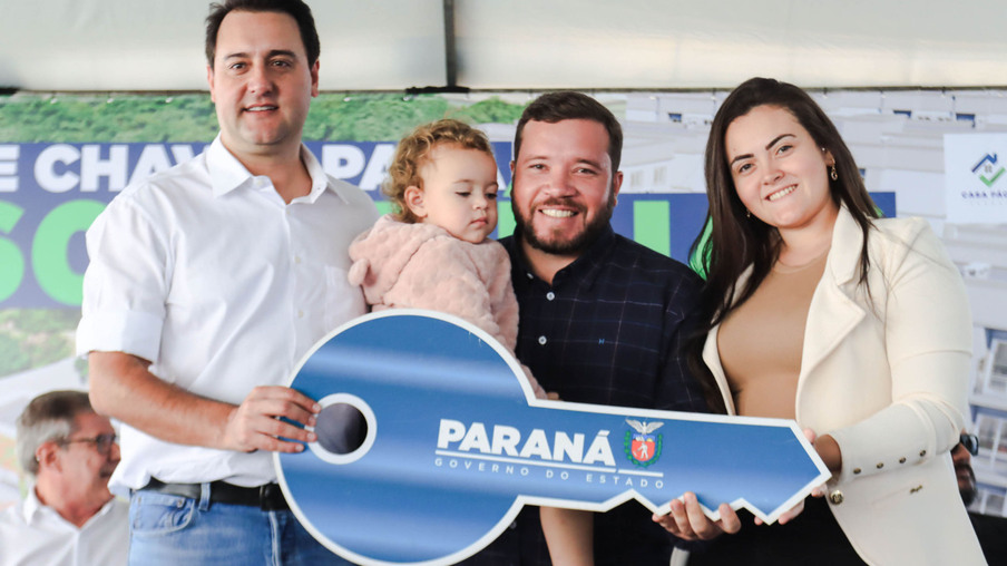 Governador Carlos Massa Ratinho Junior entrega moradias para 160 famílias em Paranavaí - Paranavaí, 20/04/2022