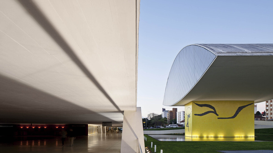 Museu Oscar Niemeyer abre normalmente nos feriados de abril; veja a programação