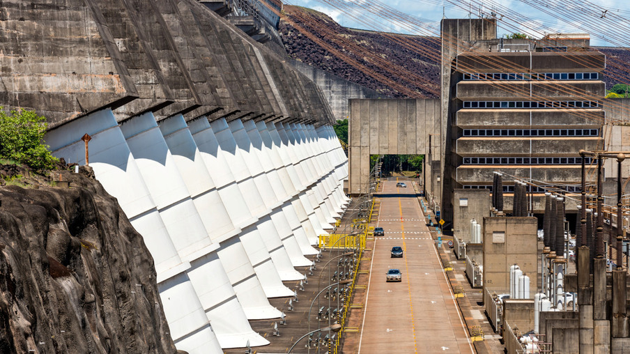 Usina de Itaipu comemora 48 anos e prioriza novas diretrizes de gestão