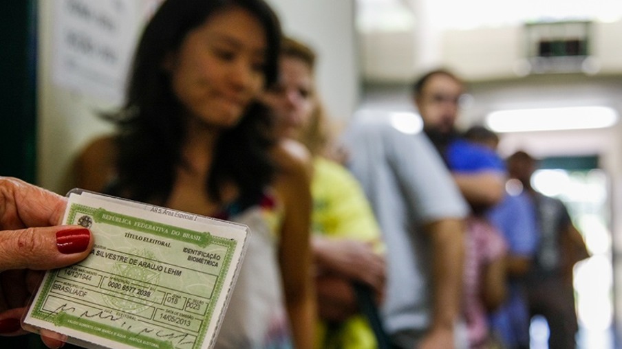 Eleições 2014 - Votação no primeiro turno das eleições no Colégio Dom Orione, no Lago Sul, em Brasília.