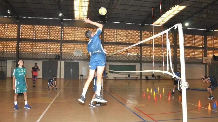 Parceria entre UEL e Fundação de Esportes de Londrina investe em novos talentos do voleibol -