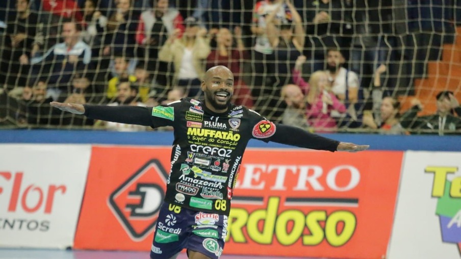 Cascavel Futsal vence Operário e retoma liderança da Série Ouro
