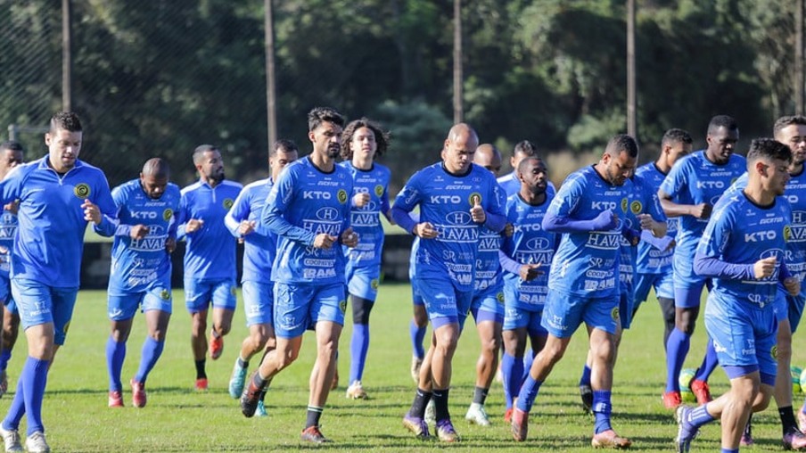 FC Cascavel joga para manter vantagem