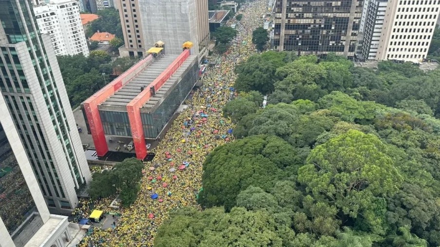 Bolsonaro reúne milhões de patriotas na Av. Paulista