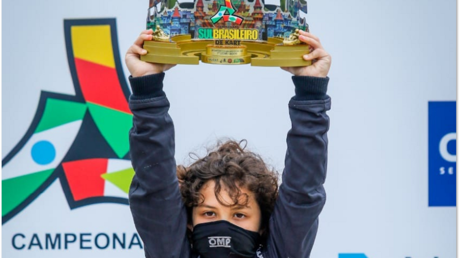 Christian Mosimann se sagrou campeão da categoria Cadete no Sul-Brasileiro, em uma das chegadas mais emocionantes da competição - Crédito: Divulgação