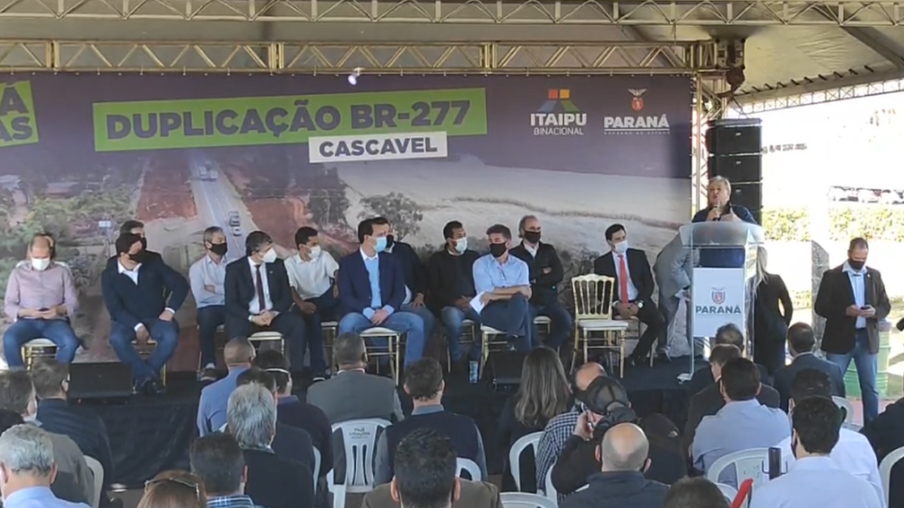 Governador Ratinho Junior lança pedra fundamental das obras da duplicação da BR-277 em Cascavel