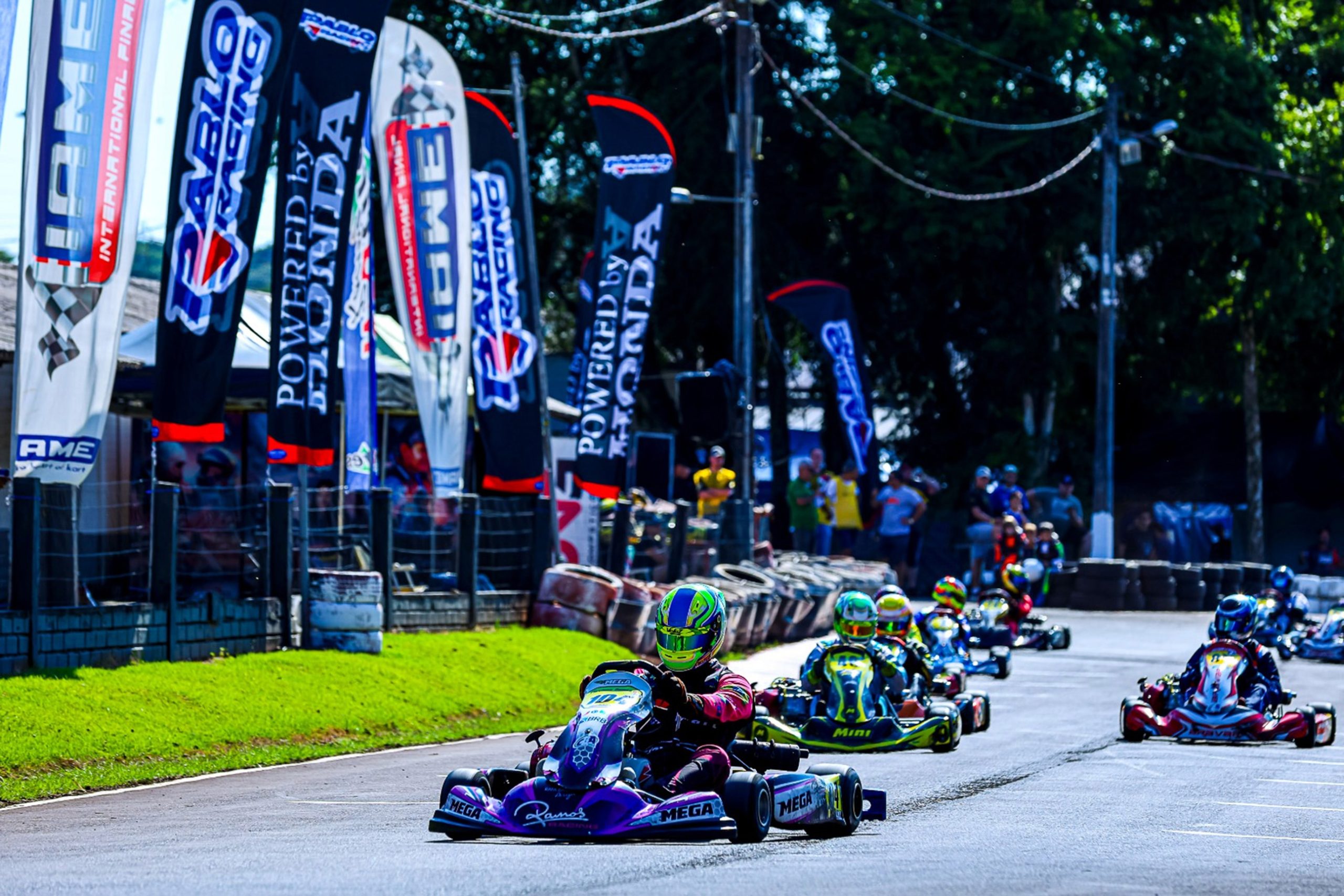 Mega Kart tem vitórias em Pato Branco, Serra e Barueri