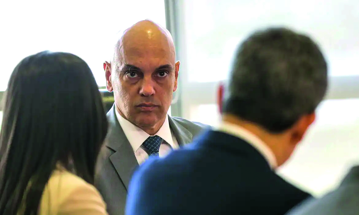 Bolsonaro volta a pedir afastamento de Moraes de inquérito sobre golpe