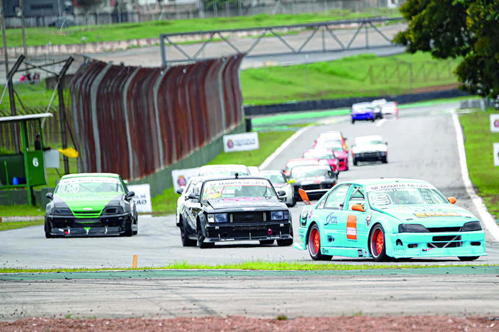 Domingo com seis corridas da Gold Racing em Cascavel