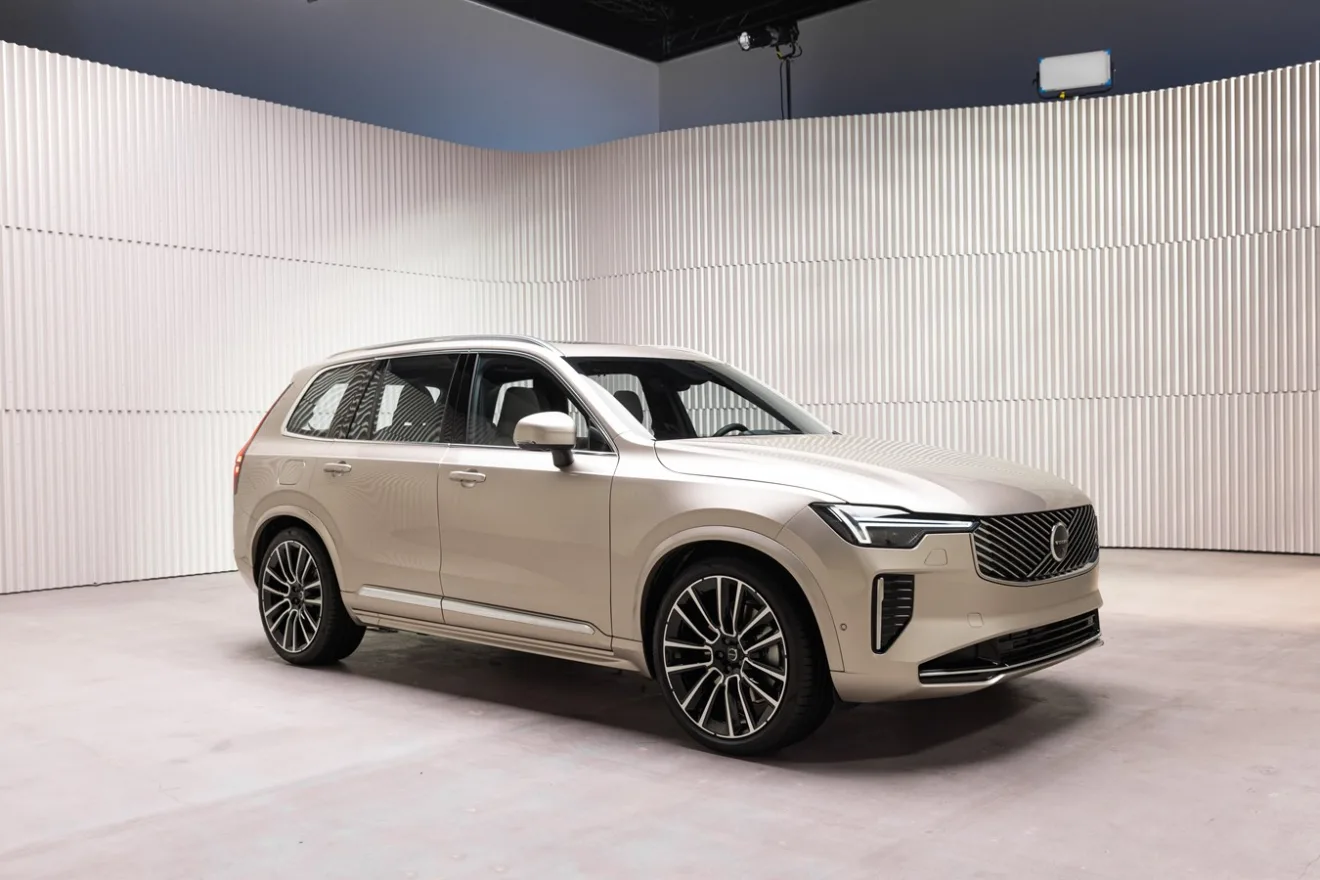 Descubra os novos recursos dos carros Volvo com o lançamento da nova XC90, um SUV híbrido de luxo ainda mais impressionante - Foto: Divulgação