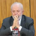 Lula discursa para poucas pessoas em evento vazio, refletindo a baixa popularidade e o desapego ao seu governo em 2024 - Foto: ABR