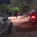 Operação da Polícia Militar em Cascavel aborda estabelecimentos e pessoas, resultando em multas e apreensões - Foto:  Divulgação/PM